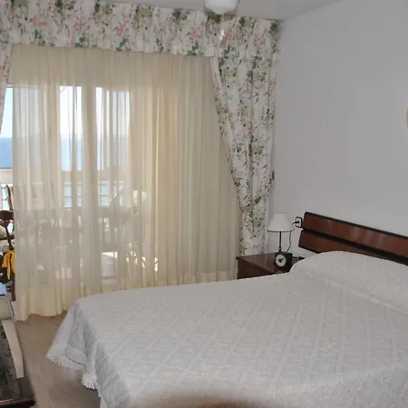 Absolute Beachfront דירה